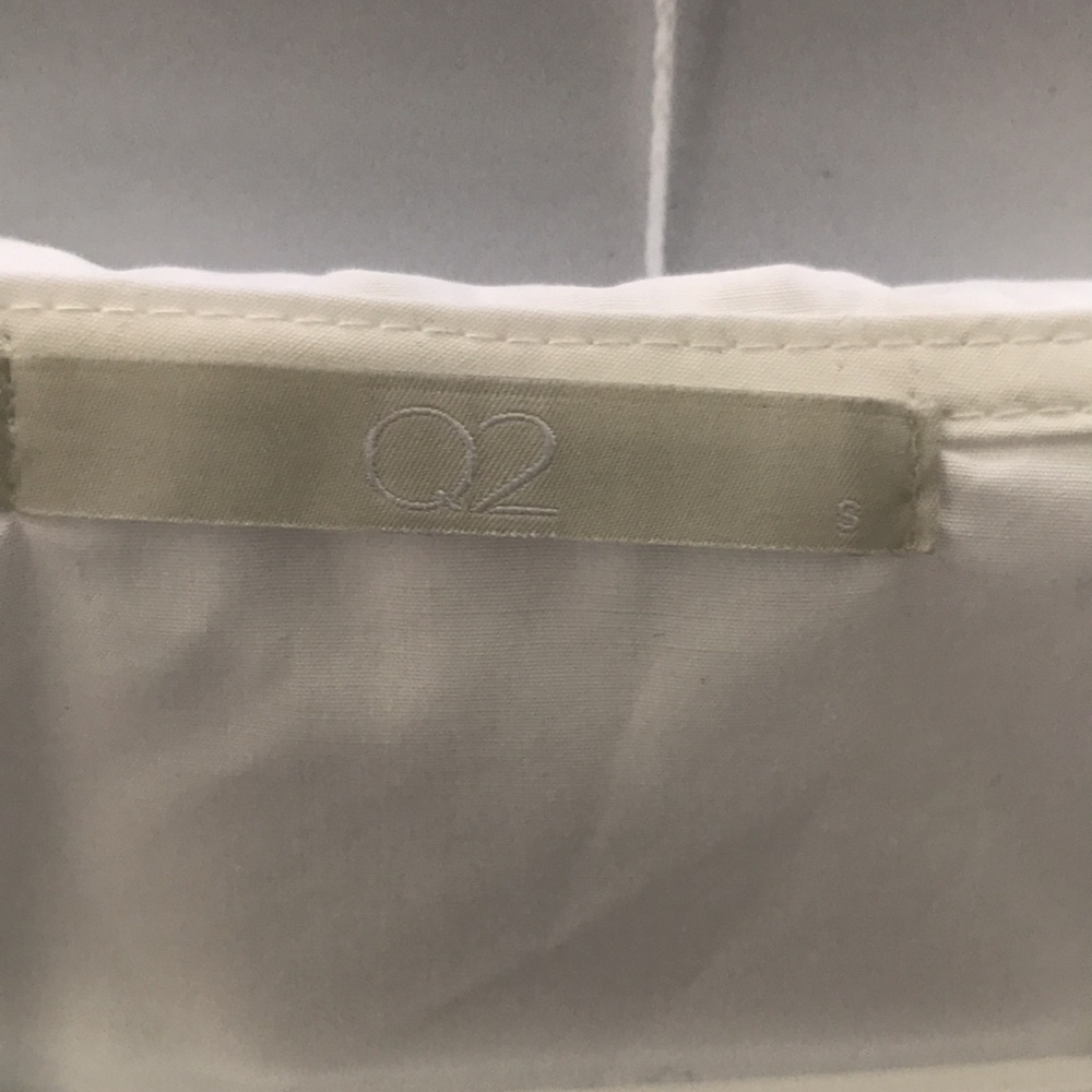 Q2 Button-Front Ruffle Shirt Embroidered Peter Pan collar Size S - Picture 5 of 15
